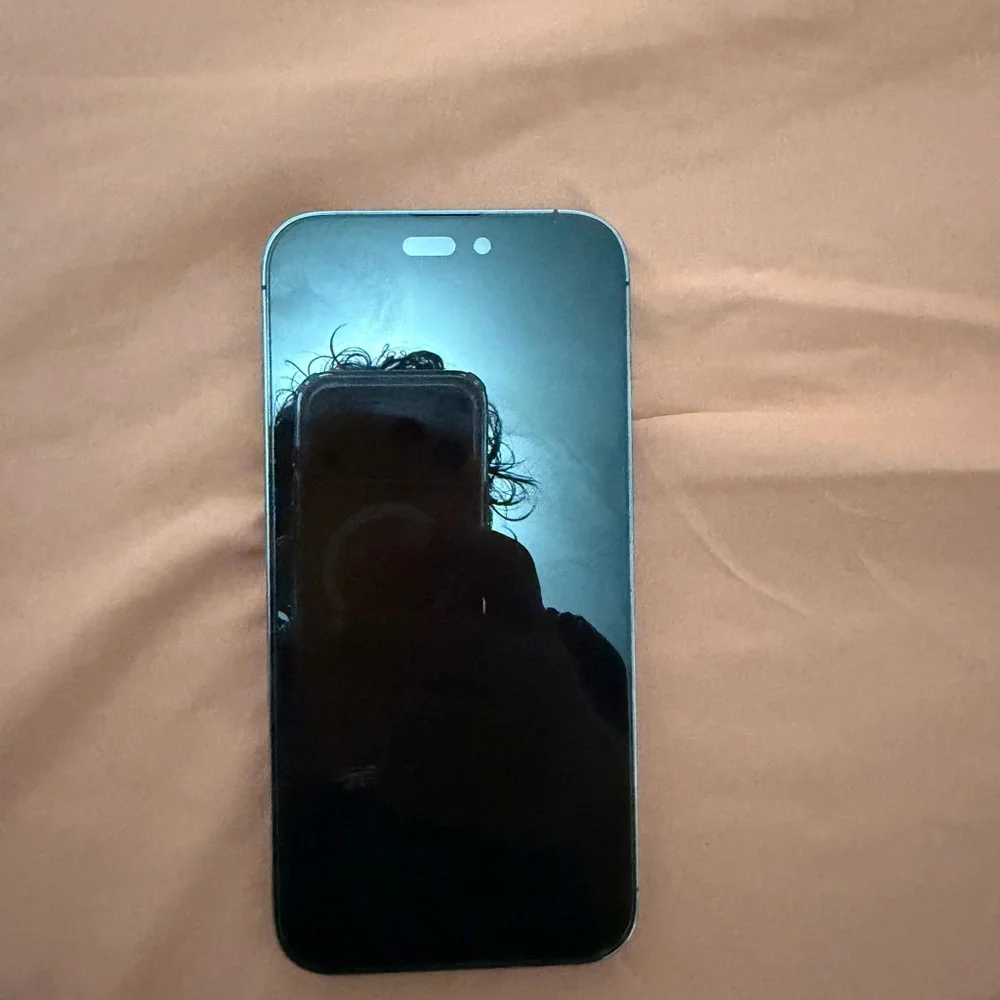 Apple iPhone 14 Pro Max 256GB - Black and Purple Ombre